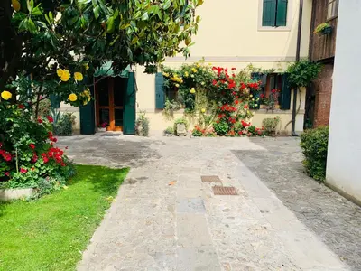Giardino di INTERNO 2 Este centro