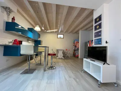 TV o dispositivi per l'intrattenimento presso INTERNO 2 Este centro