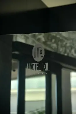 Certificato, attestato, insegna o altro documento esposto da Hotel Ril