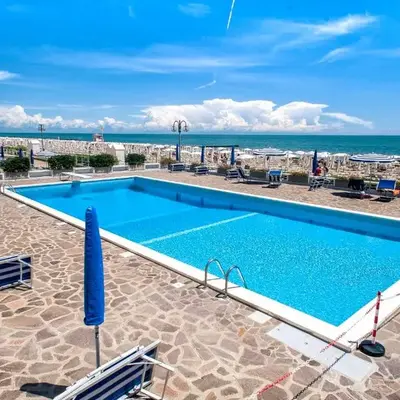 Sea view apartment with swimming pool