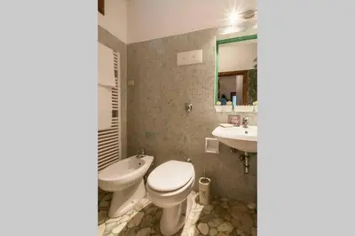 Bagno di KEY LOCATION near Palazzo Grassi