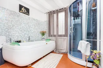 Bagno di Residenza Vescovado