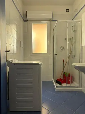 Bagno di App4rent - VILLA MIMOSA - 3 Family apartments - parking, wifi, near the beach