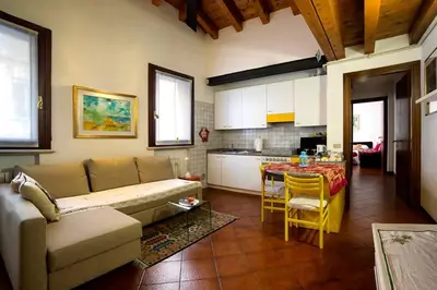 Planimetria di Holiday Treviso Suite LOMBARDI