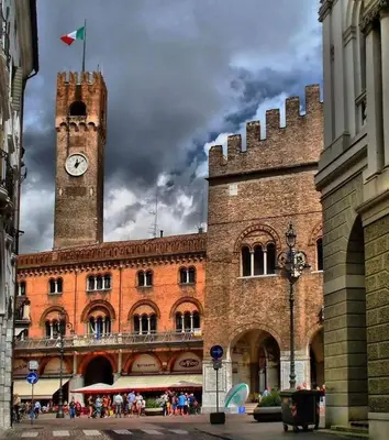 Planimetria di Holiday Treviso Suite LOMBARDI