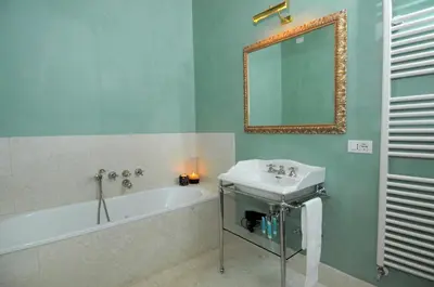 Bagno di Ca' Dell'Artista Apartment with Terrace