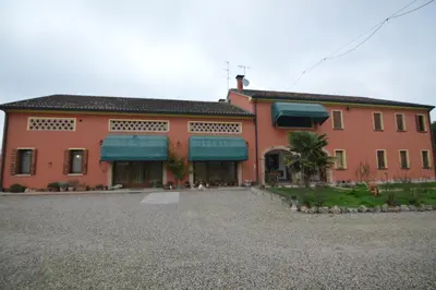 Edificio in cui si trova l'agriturismo