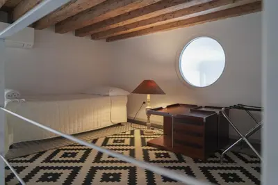 Letto o letti in una camera di Family apartment with Terrace Venice Historical Center