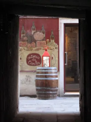 Certificato, attestato, insegna o altro documento esposto da Melusina Bocca di Piazza Venice Historical Center
