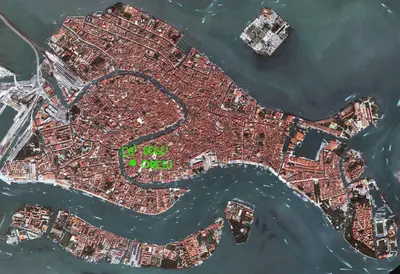 Vista generica su Venezia o vista sulla città dall'interno dell'appartamento