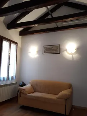 Area soggiorno di San Barnaba Artist's district house