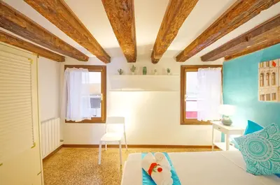 Area soggiorno di Calle dei Fabbri San Marco Apartment