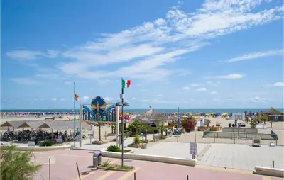 Vista generica sul mare o vista sul mare dall'interno dell'appartamento