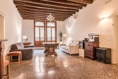Area soggiorno di Palazzo DaPonte by LionHost