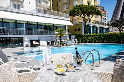 Piscina di Hotel Sayonara o nelle vicinanze