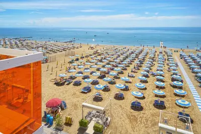 Vista generica sul mare o vista sul mare dall'interno dell'hotel