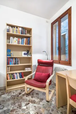 Biblioteca nell'appartamento