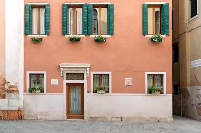 Facciata o entrata di Palazzo San Luca