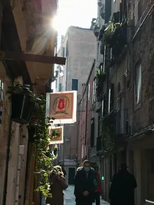 Certificato, attestato, insegna o altro documento esposto da LA GUGLIA - Guglia House apartment-CANNAREGIO-VENEZIA