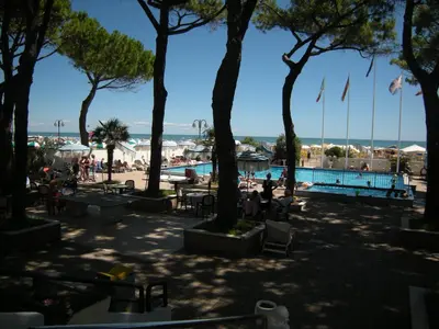 Piscina di Hotel Ambasciatori Palace o nelle vicinanze