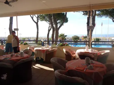 Piscina di Hotel Ambasciatori Palace o nelle vicinanze