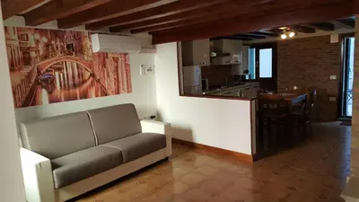 Cucina o angolo cottura di La Corte Incantata (alla Biennale)