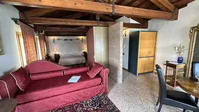 Area soggiorno di San Simeon Apartments