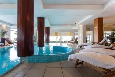 Piscina di Hotel Villa Sorriso o nelle vicinanze