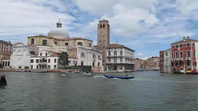 Vista sul fiume nelle vicinanze dell'appartamento