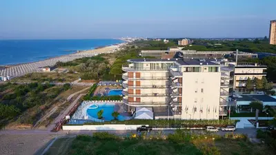 Vista generica sul mare o vista sul mare dall'interno dell'hotel