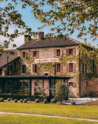 Edificio in cui si trova la locanda