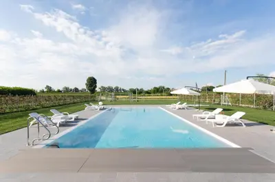 Piscina di Country House Campofiore o nelle vicinanze