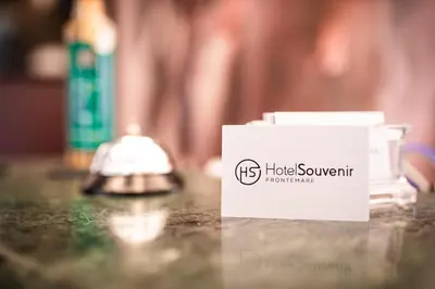 Certificato, attestato, insegna o altro documento esposto da Hotel Souvenir