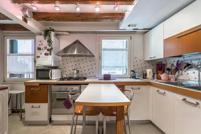 Cucina o angolo cottura di PICCOLO - Cozy studio in the heart of authentic Venice