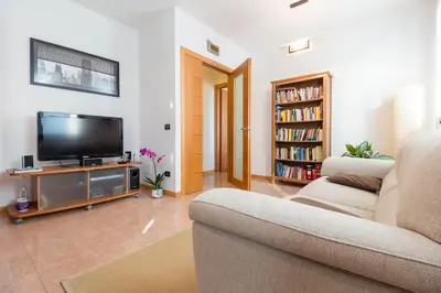 TV o dispositivi per l'intrattenimento presso Elegant apartment and free car parking - Quite area