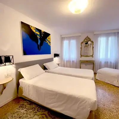Cosy 2BR in Castello Heart Independent Walk to San Marco & Biennale