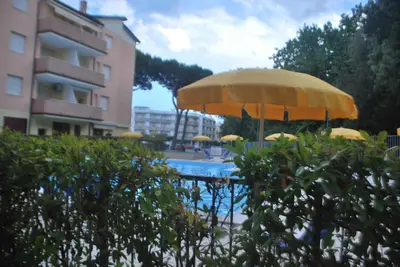 Piscina di Apartments in Rosolina Mare 33097 o nelle vicinanze