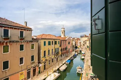Vista sul fiume nelle vicinanze dell'appartamento