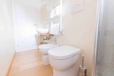 Bagno di CA CORTE NOVA design apartment with canal view