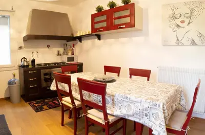 Cucina o angolo cottura di LA CASA QUADRA