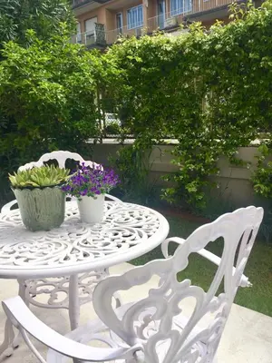 Giardino di Addler House Apt by Addler House Ospitality