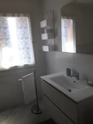 Bagno di ANGOLO DI LUCE