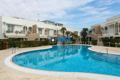 Piscina di Residence Wave 2 o nelle vicinanze