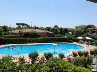 Piscina di Appartamenti Valle Dolce - Carraro Immobiliare - Family Apartments o nelle vicinanze