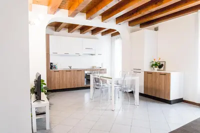 Cucina o angolo cottura di INTERO APPARTAMENTO nel cuore di VICENZA
