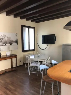 TV o dispositivi per l'intrattenimento presso DIMORA CECILIA, nel cuore della città