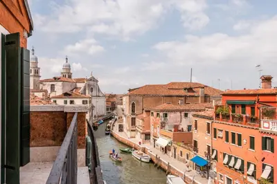 Vista sul fiume nelle vicinanze dell'appartamento