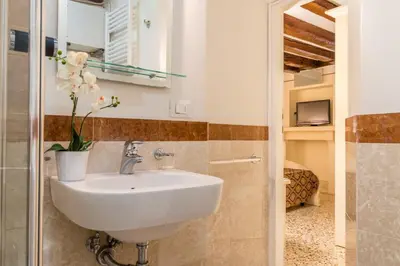 Bagno di SAN MARCO JOY by LionHost