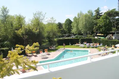 Piscina di Terme Villa Pace o nelle vicinanze