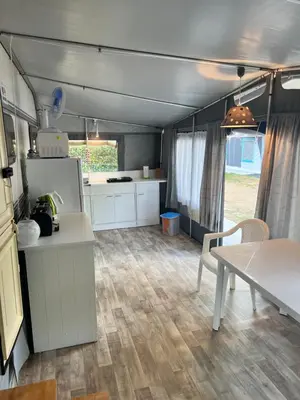 Cucina o angolo cottura di Caravan Cavallino - Valentini in Campeggio Union Lido